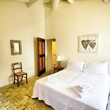 Διαμέρισμα Sleeps 6 With Pool *