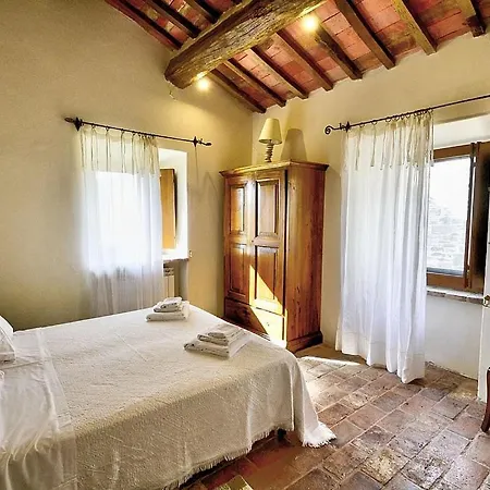 Sleeps 6 With Pool Galera